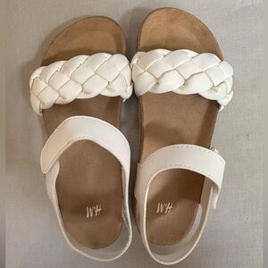 H&M girls white sandal size 13.5. Like new